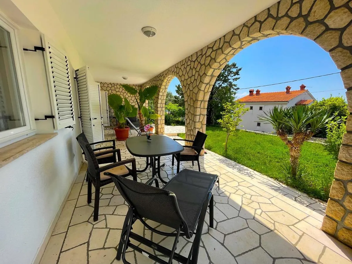 Apartments Sams Novi Vinodolski