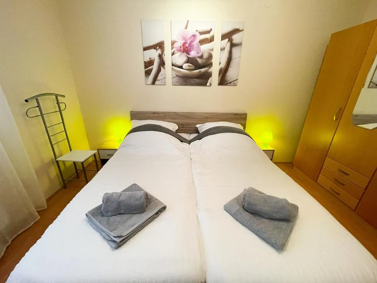Apartments Sams Novi Vinodolski Croatia