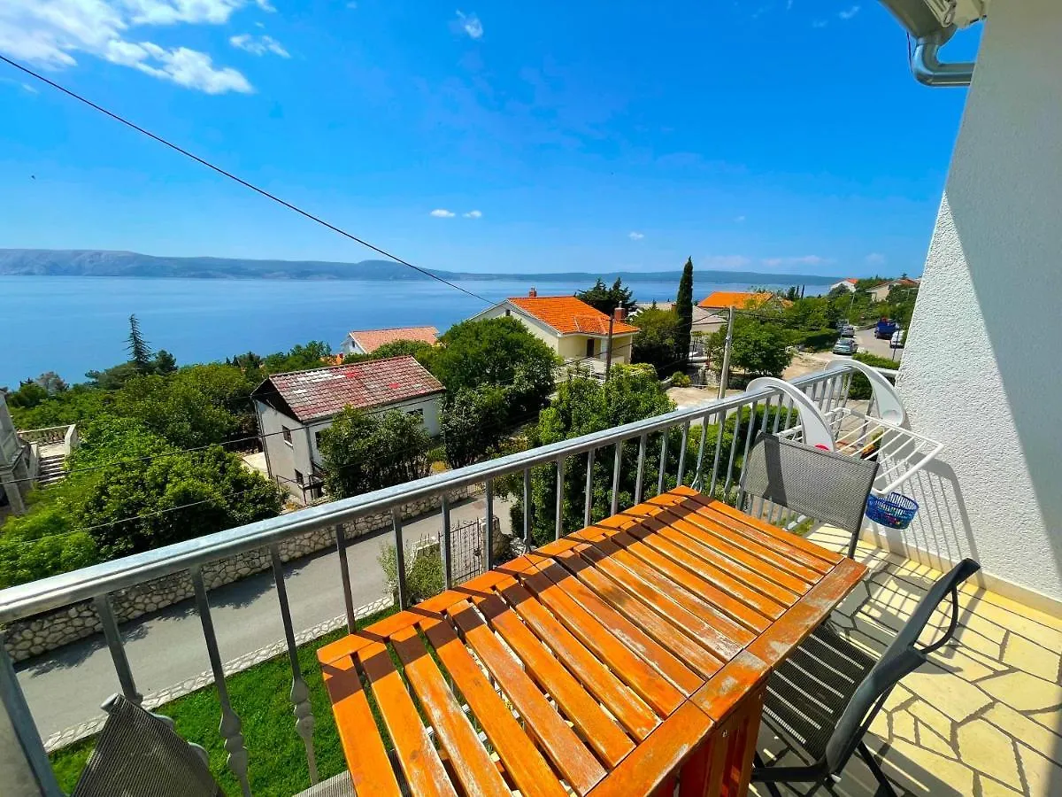 Apartments Sams Novi Vinodolski 0*,