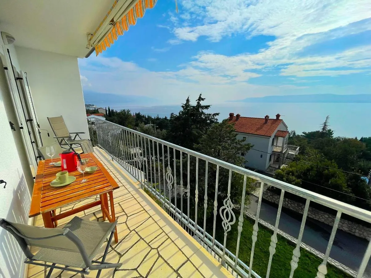 Apartments Sams Novi Vinodolski