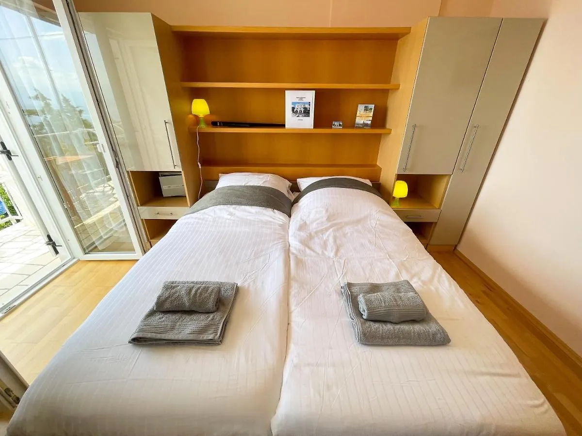 Apartments Sams Novi Vinodolski