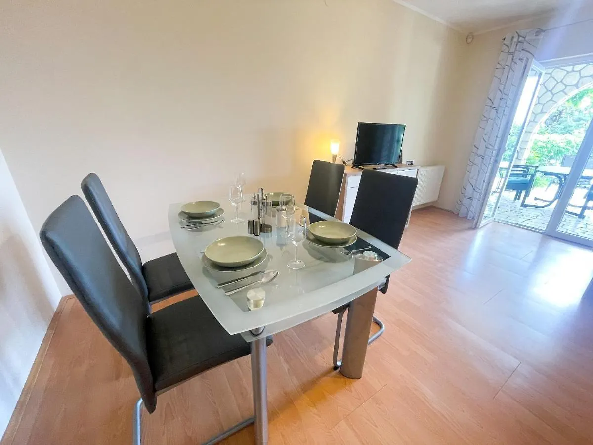 Apartments Sams Novi Vinodolski