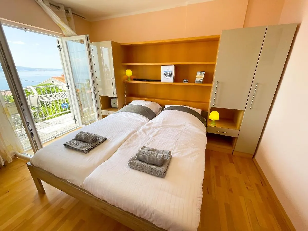 Apartments Sams Novi Vinodolski