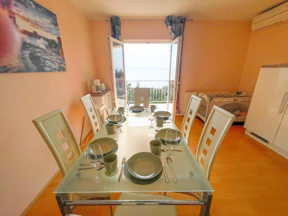 Apartments Sams Novi Vinodolski